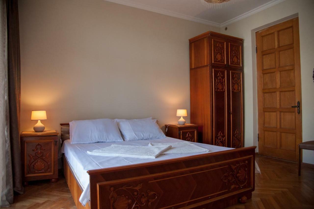 Cozy Guest House In Old Batumi Exterior foto